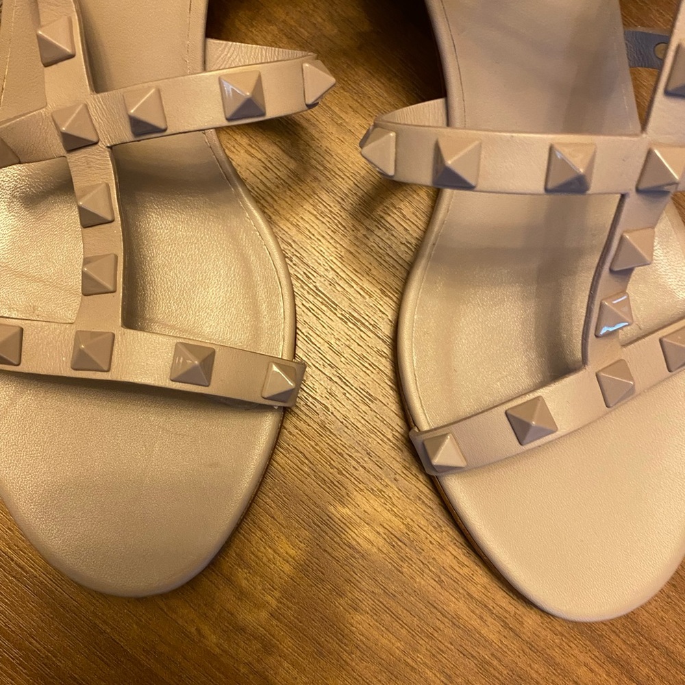 $1145 Retailed Valentino Rockstud Caged Sandals Heels In Poudre Size 36 . - Picture 2 of 7